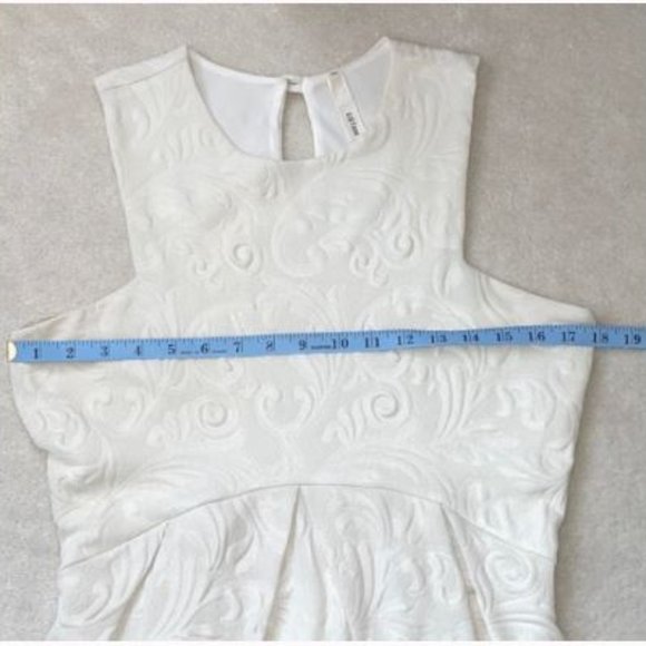 Estam Cream Imprinted Sleeveless Dress - Picture 5 of 11